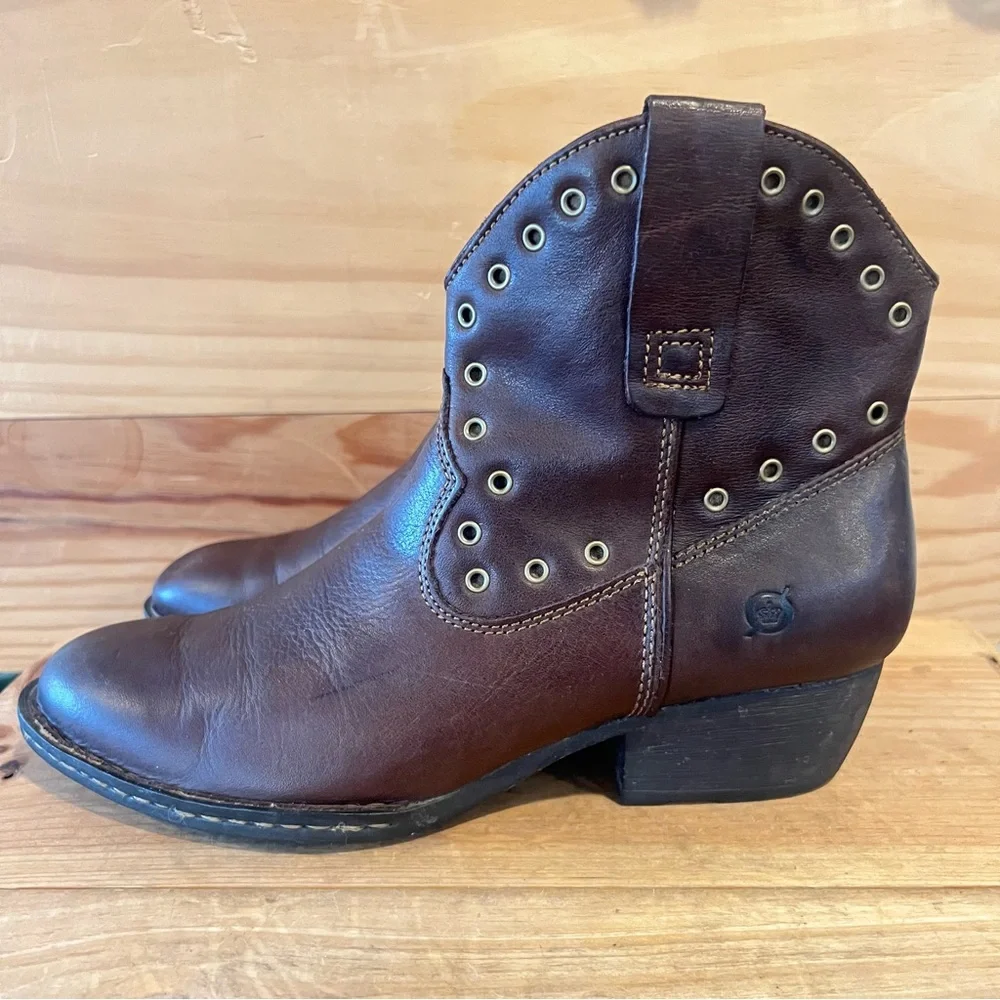 Born Chocolate Brown Leather Grommet Western Ankle Booties size 9 - Picture 1 of 13
